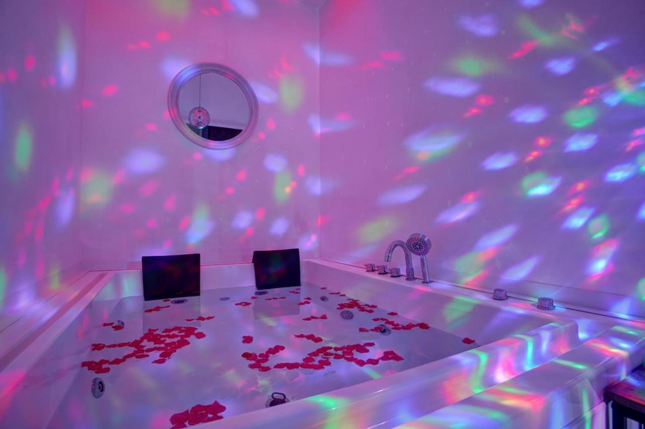 Lovers Excape - Adults Only Appartement